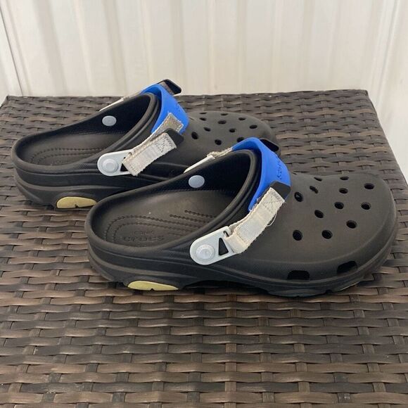 Croc sandals, men’s size 8